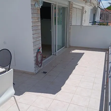 Apartment Avraam Polychrono